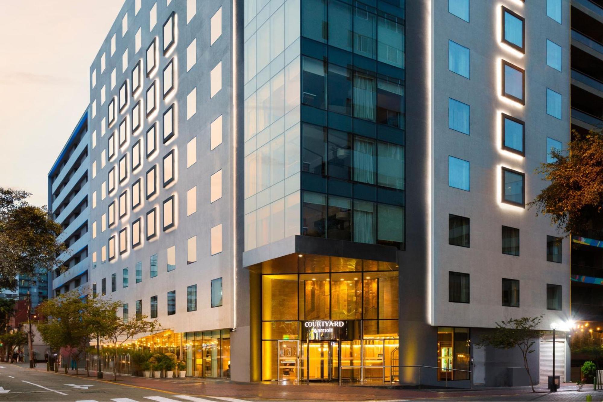 Courtyard By Marriott Lima Miraflores Hotel Exterior photo